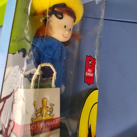 New FAO Schwarz Bag Exclusive Rare Madeline 8" Doll Gift - Picture 8 of 9